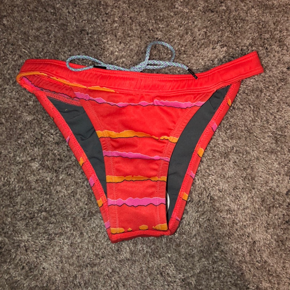 Jolyn Small Bottom NWOT